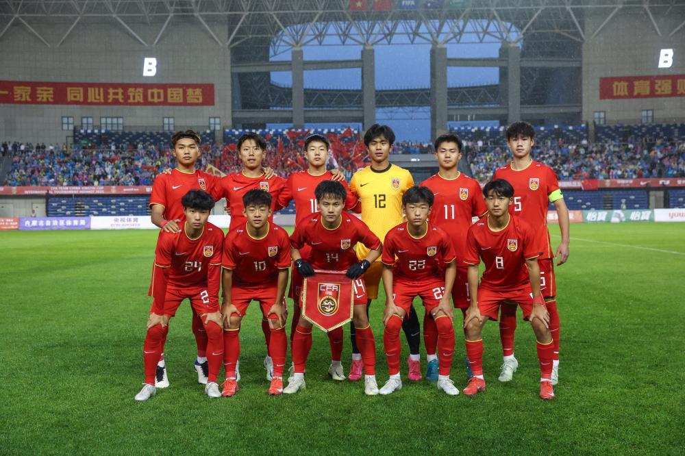 官方：19岁切尔西小将利奥-卡斯尔戴恩租借加盟哈德斯菲尔德